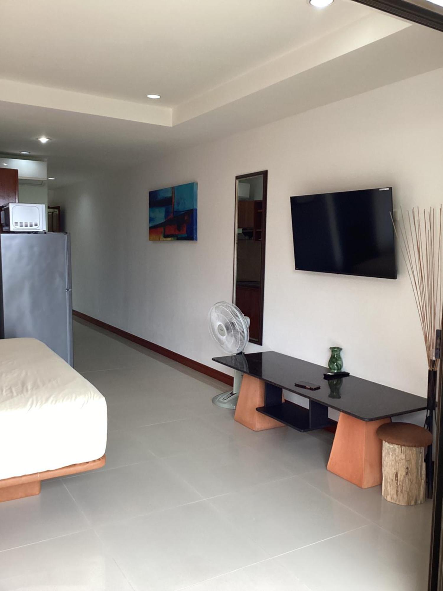 Mountain Seaview Luxury Apartments Bãi biển Kata Ngoại thất bức ảnh