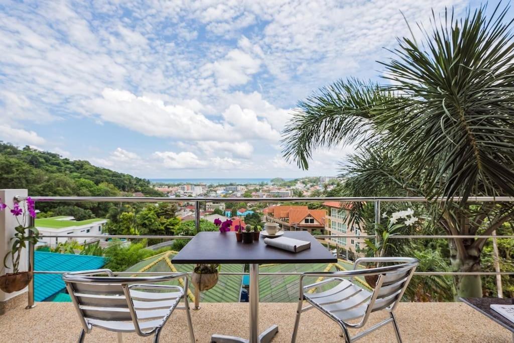 Mountain Seaview Luxury Apartments Bãi biển Kata Ngoại thất bức ảnh